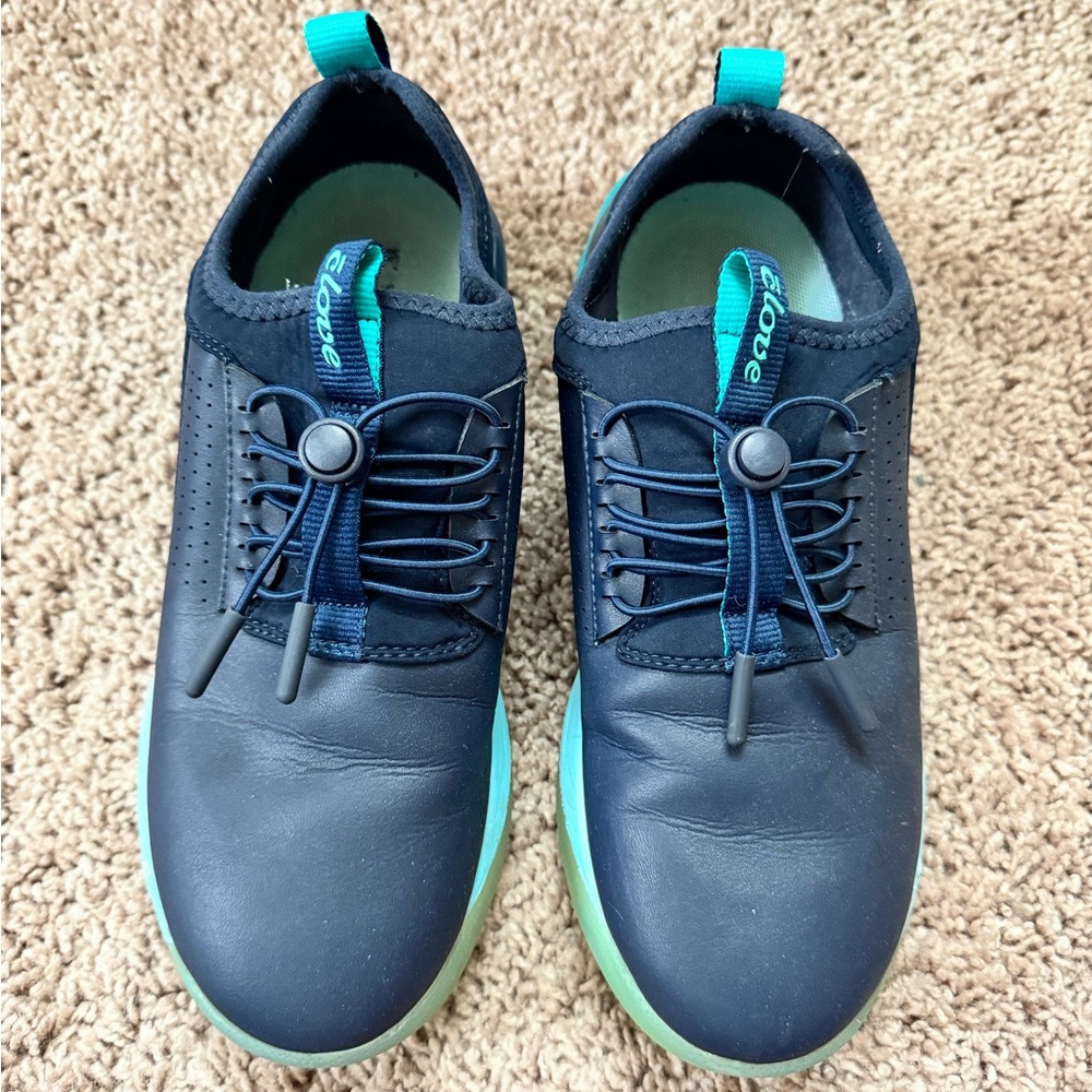 Clove Sneakers